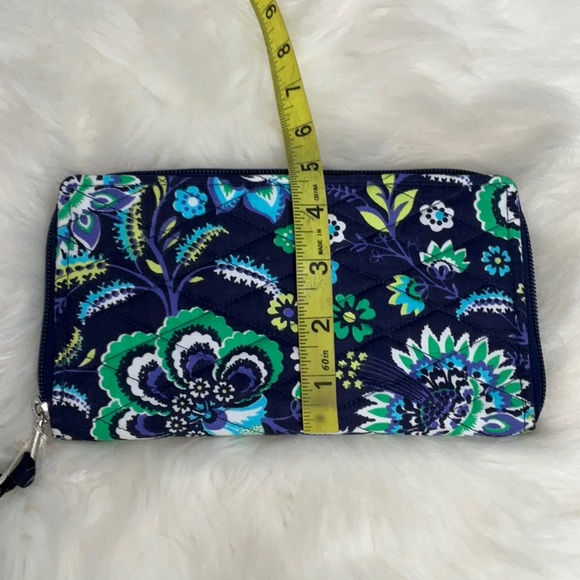 Bella Taylor Quilted Wallet Floral Print - Picture 6 of 7